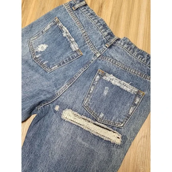 Distressed Women's Jeans - Picture 5 of 7